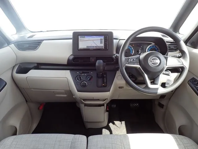 ルークス（ニッサン）の車両写真