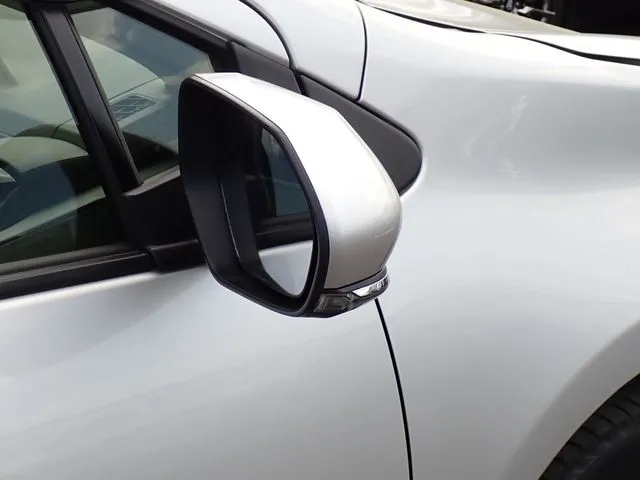 アクア（トヨタ）の車両写真