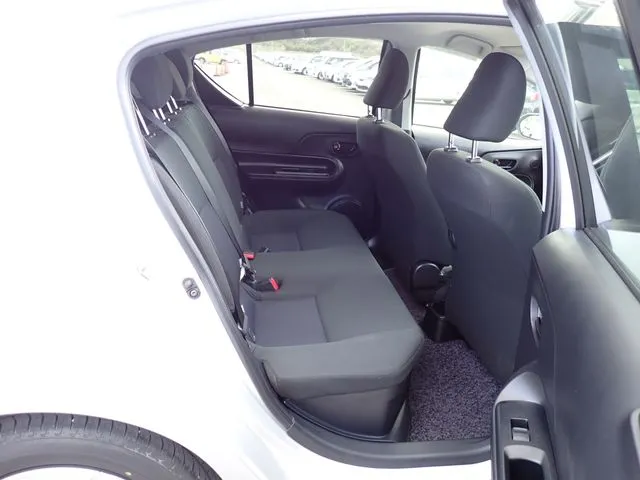 アクア（トヨタ）の車両写真