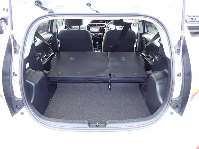 アクア（トヨタ）の車両写真