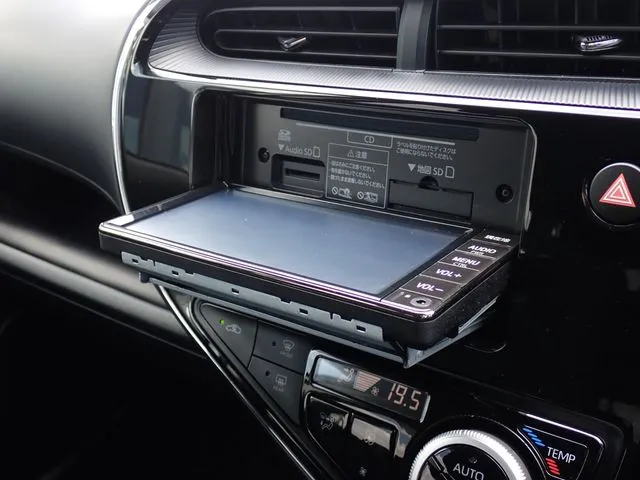 アクア（トヨタ）の車両写真