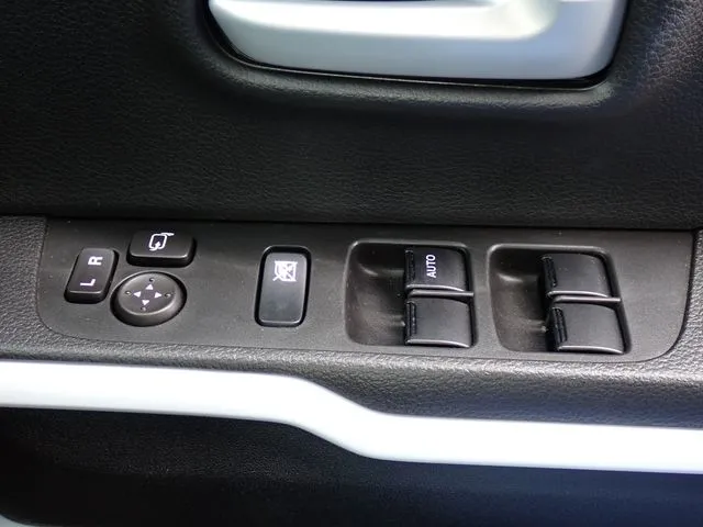 フレアクロスオーバー（マツダ）の車両写真