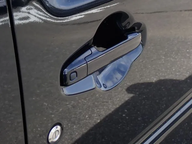 フレアクロスオーバー（マツダ）の車両写真