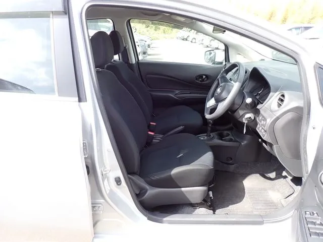 ノート（ニッサン）の車両写真