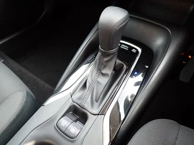 カローラ　ツーリング　ハイブリッド（トヨタ）の車両写真