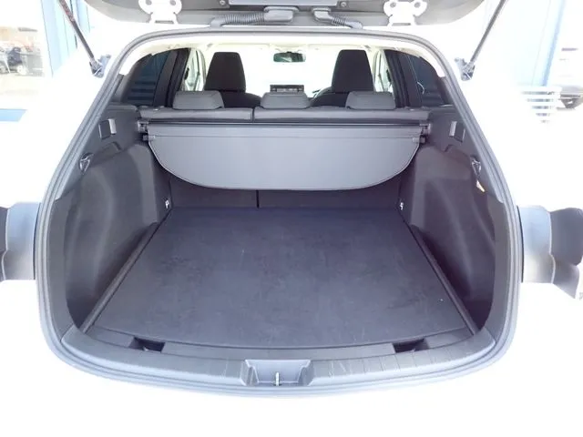 カローラ　ツーリング　ハイブリッド（トヨタ）の車両写真