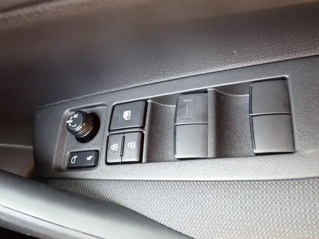 カローラ　ツーリング　ハイブリッド（トヨタ）の車両写真