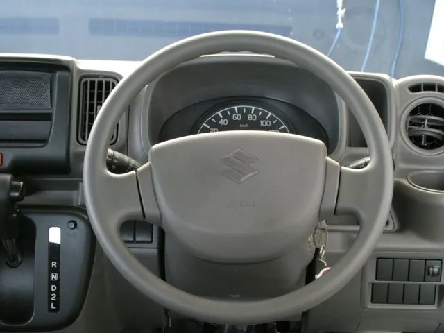 エブリイバン（スズキ）の車両写真