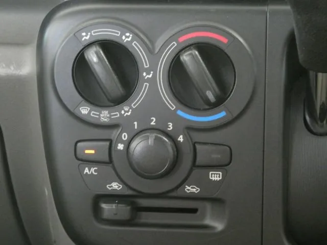 エブリイバン（スズキ）の車両写真