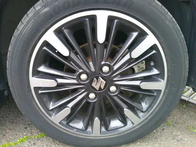 スペーシア　カスタム（スズキ）の車両写真