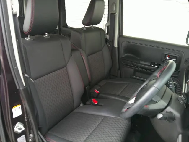 スペーシア　カスタム（スズキ）の車両写真