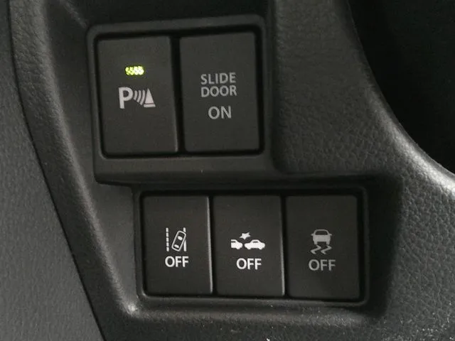 スペーシア　カスタム（スズキ）の車両写真