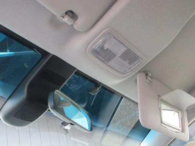 シャトル　ハイブリッド　４ＷＤ（ホンダ）の車両写真