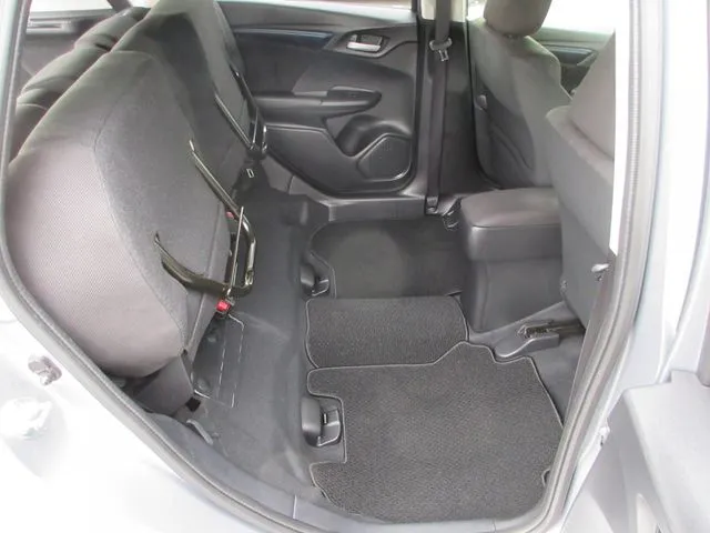 シャトル　ハイブリッド　４ＷＤ（ホンダ）の車両写真