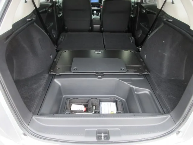 シャトル　ハイブリッド　４ＷＤ（ホンダ）の車両写真