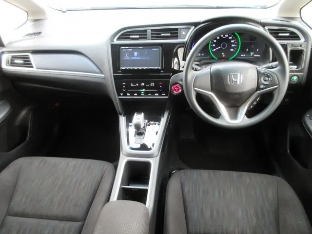 シャトル　ハイブリッド　４ＷＤ（ホンダ）の車両写真