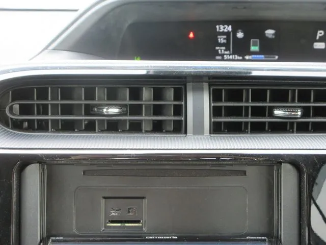 アクア（トヨタ）の車両写真