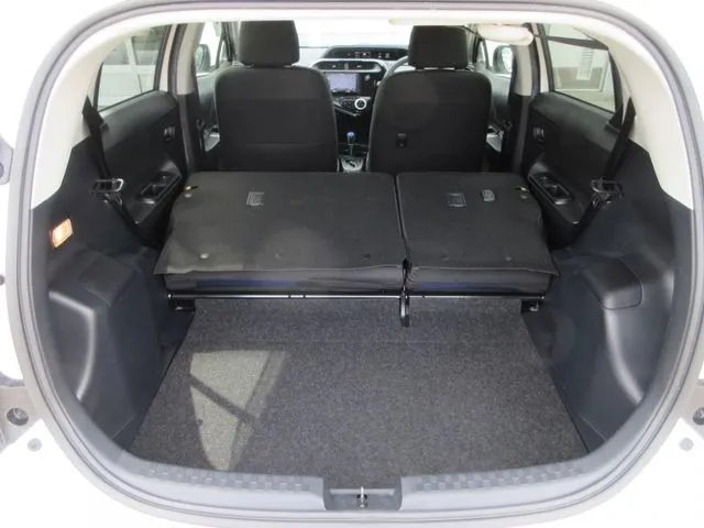 アクア（トヨタ）の車両写真