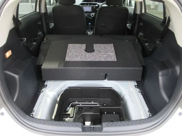 アクア（トヨタ）の車両写真