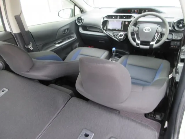 アクア（トヨタ）の車両写真