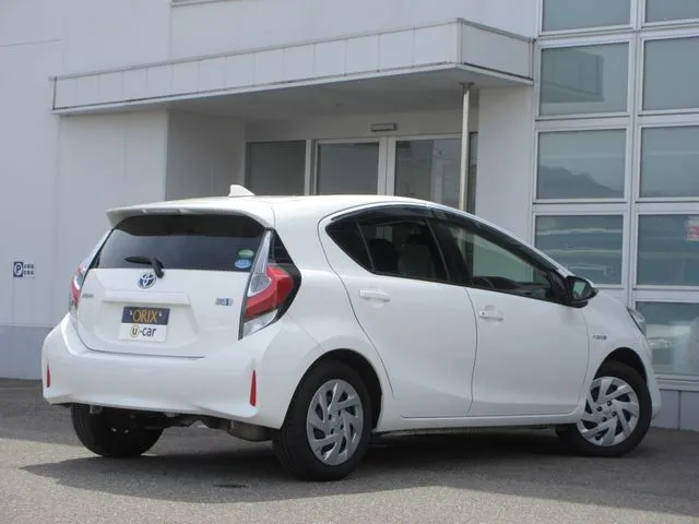 アクア（トヨタ）の車両写真