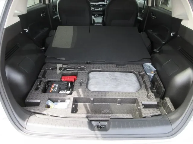 ノート 4WD(ニッサン)の車両写真