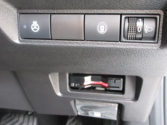 ノート 4WD(ニッサン)の車両写真