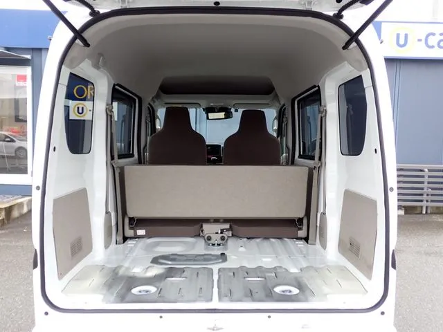 エブリイバン（スズキ）の車両写真