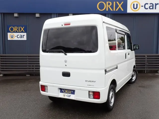 エブリイバン（スズキ）の車両写真