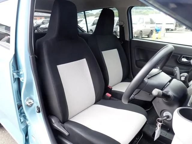 ダイハツ　ミラ　イース