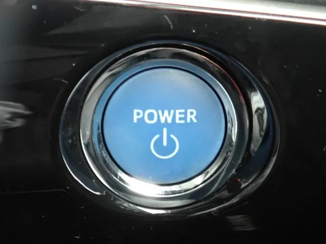 プリウス（トヨタ）の車両写真