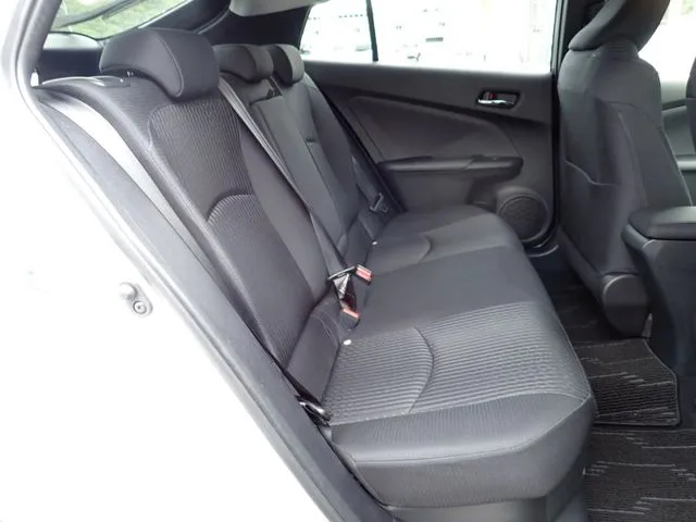 プリウス（トヨタ）の車両写真