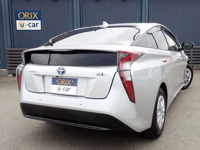 プリウス（トヨタ）の車両写真