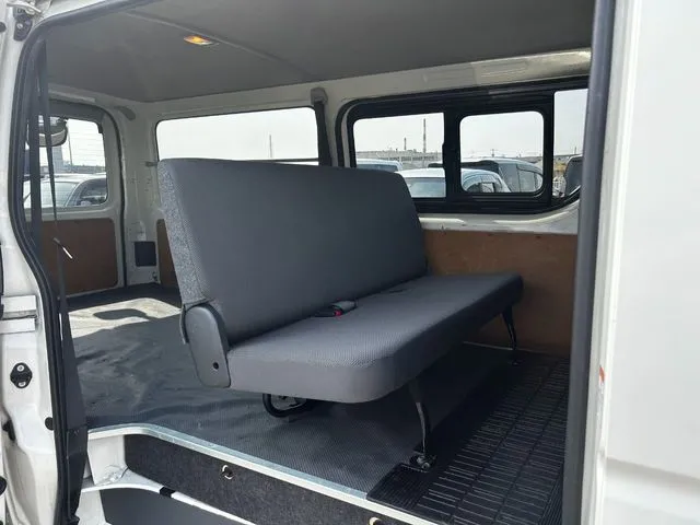 ハイエースバン　１．１５ｔ　２ＷＤ（トヨタ）の車両写真