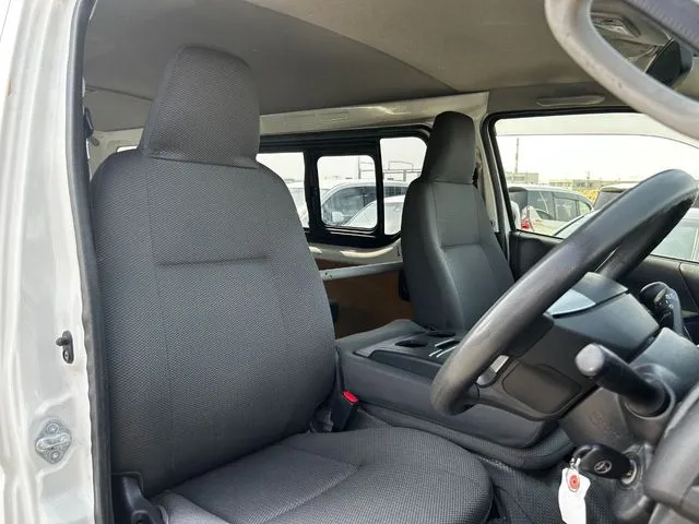 ハイエースバン　１．１５ｔ　２ＷＤ（トヨタ）の車両写真