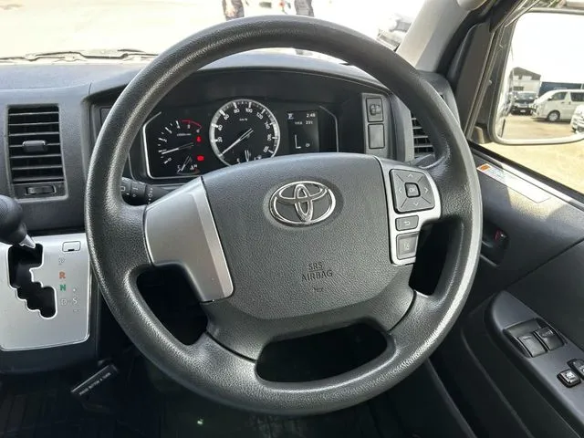 ハイエースバン　１．１５ｔ　２ＷＤ（トヨタ）の車両写真