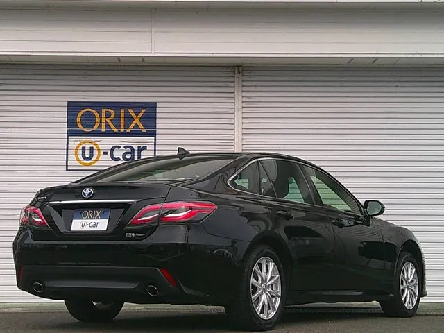 クラウン　セダン　ハイブリッド　４ＷＤ（トヨタ）の車両写真