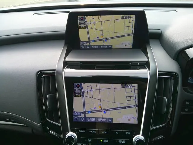 クラウン　セダン　ハイブリッド　４ＷＤ（トヨタ）の車両写真