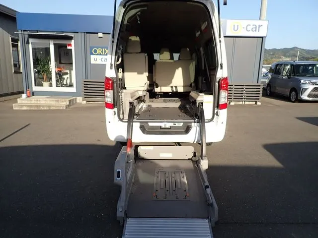 ＮＶ３５０キャラバン（ニッサン）の車両写真