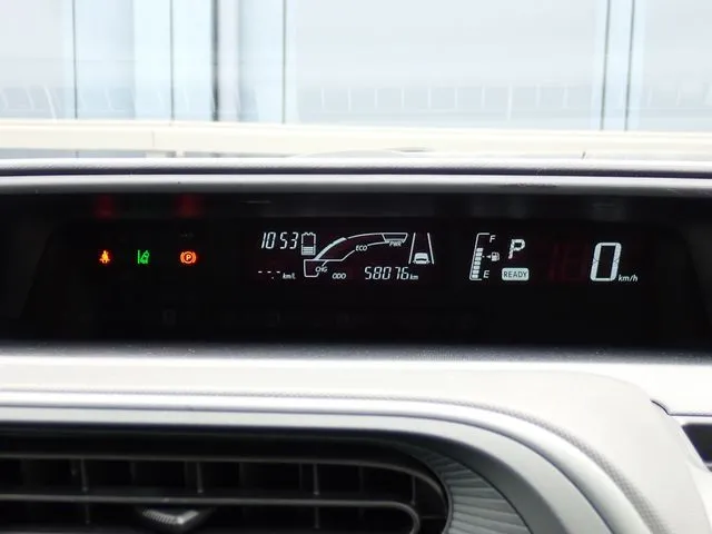 アクア（トヨタ）の車両写真