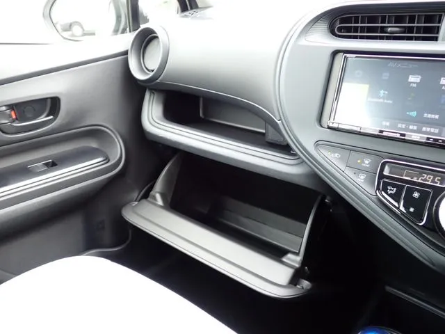 アクア（トヨタ）の車両写真