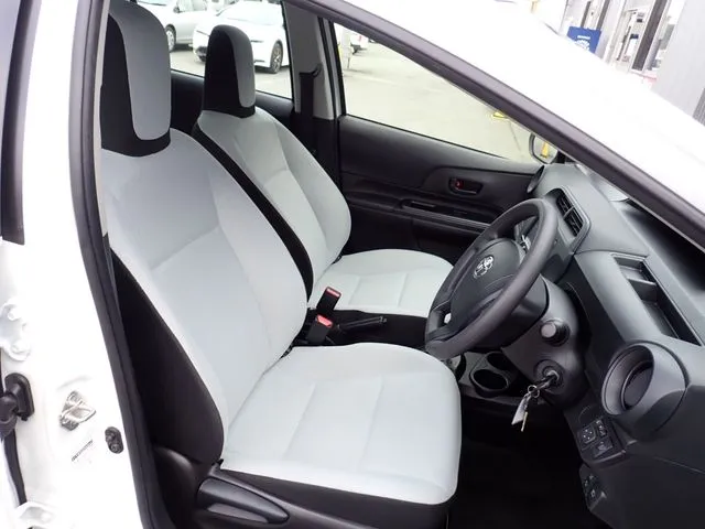 アクア（トヨタ）の車両写真