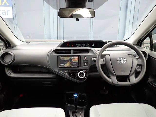 アクア（トヨタ）の車両写真