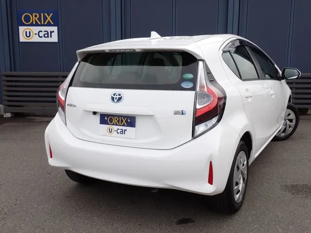 アクア（トヨタ）の車両写真