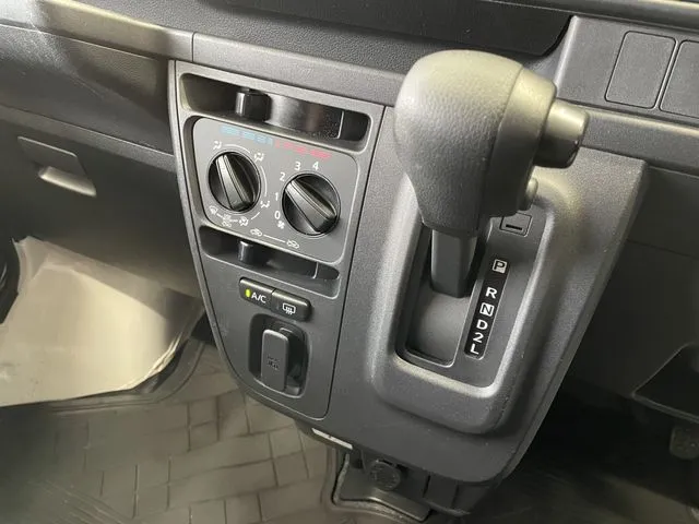 ハイゼットカーゴ（ダイハツ）の車両写真