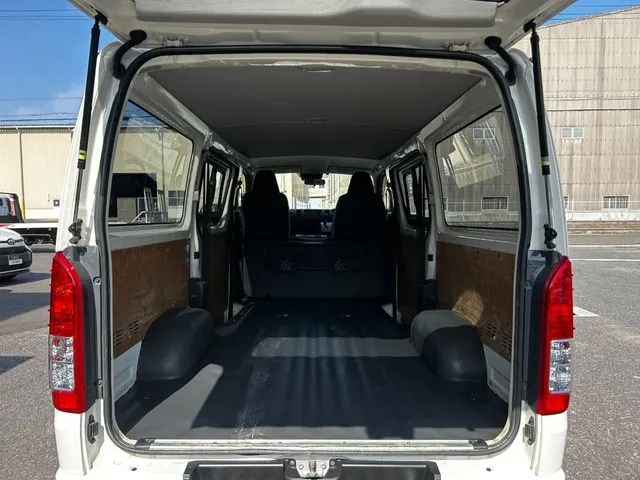 レジアスエースバン　１．１５ｔ　２ＷＤ（トヨタ）の車両写真