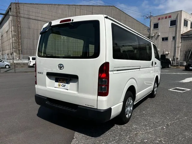 ハイエースバン　２ＷＤ（トヨタ）の車両写真