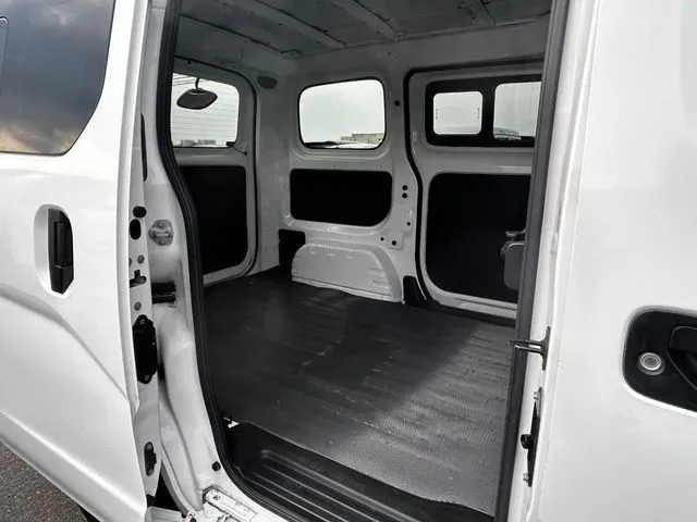 ＮＶ２００バネットバン（ニッサン）の車両写真