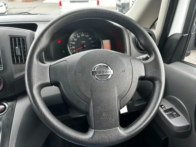 ＮＶ２００バネットバン（ニッサン）の車両写真