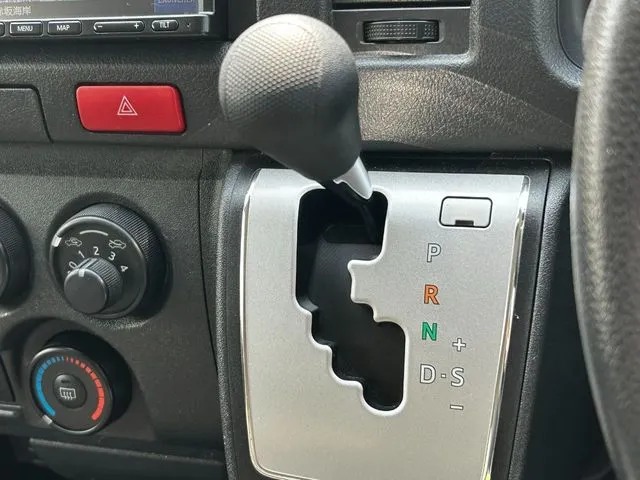 ハイエースバン　２ＷＤ（トヨタ）の車両写真